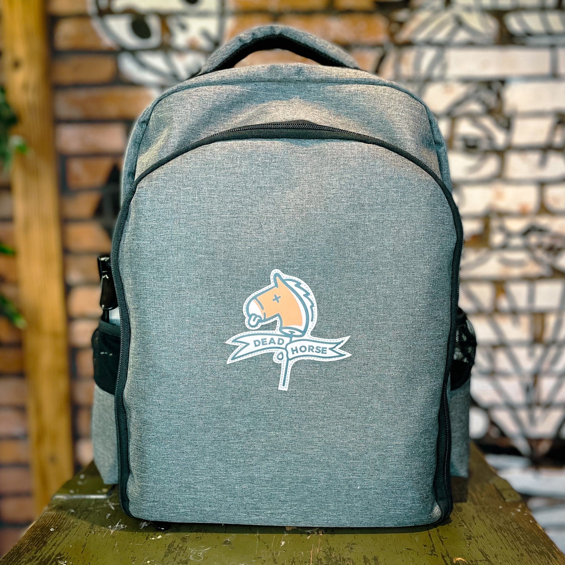 Dead Horse Barber Backpack (szürke külső-fekete belső)